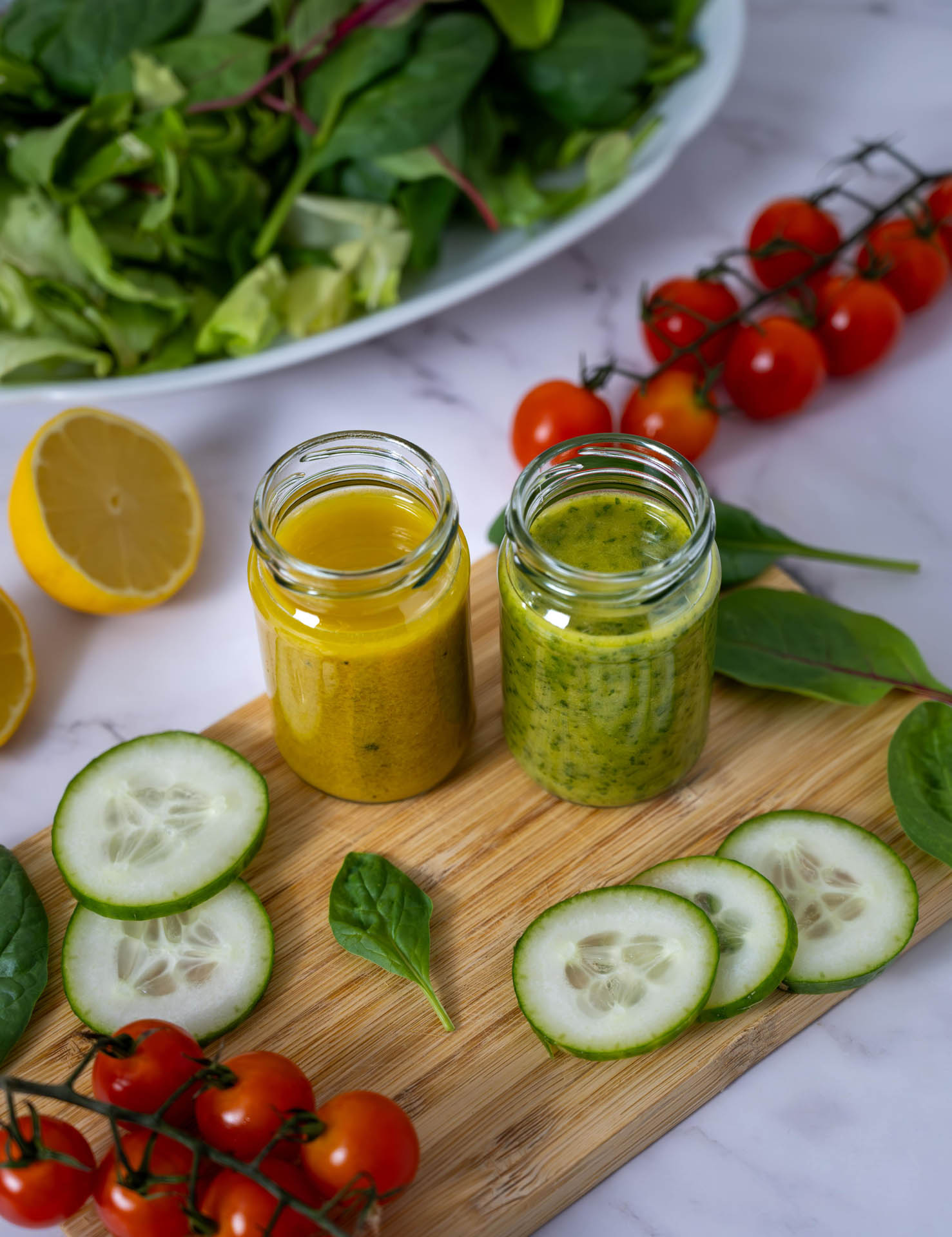 Zwei schnelle Salatdressings